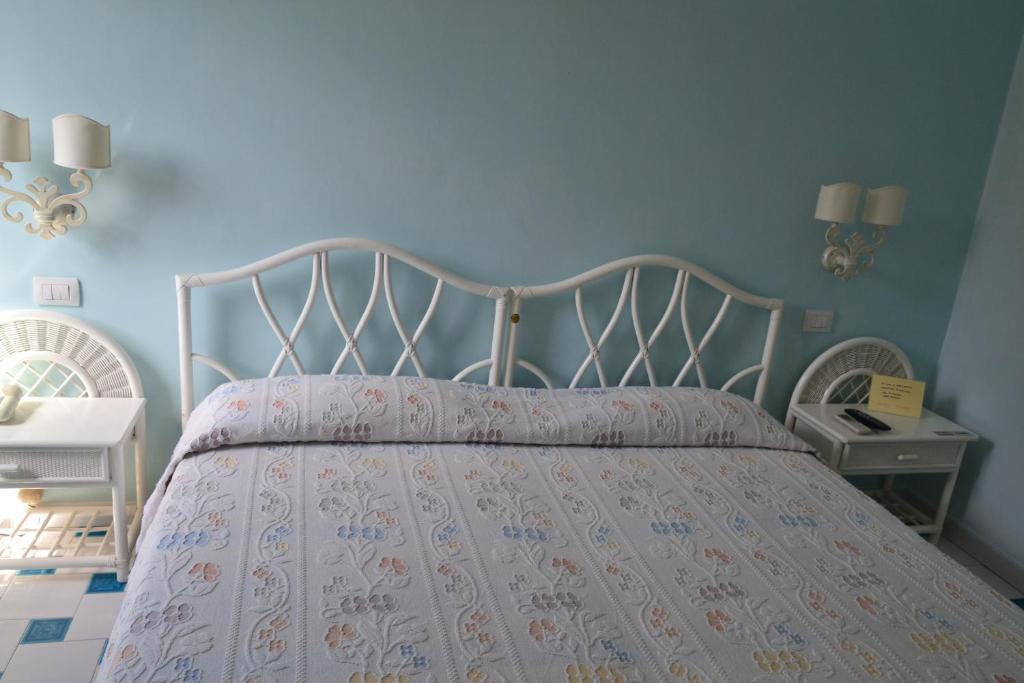 Hotel La Lampara Golfo Aranci Cameră foto
