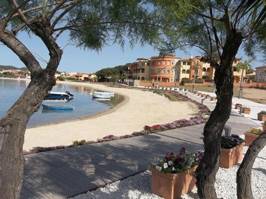Hotel La Lampara Golfo Aranci Exterior foto